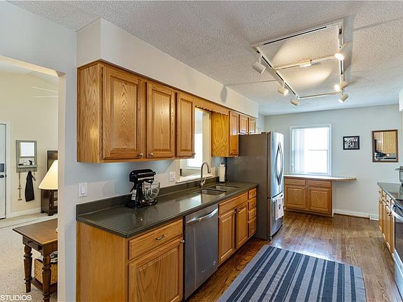 5th image of 3001 Meadow Ln