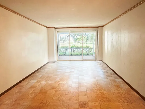 6120 Grand Central Pkwy APT C102, Forest Hills, NY 11375