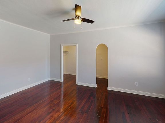 4th image of 5737 Lexington Ave #207