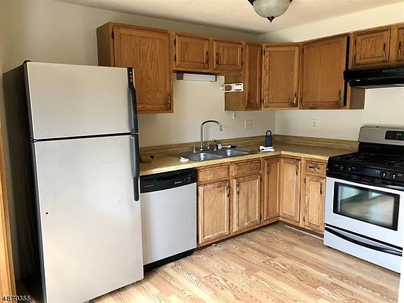 2nd image of 7 Ben Franklin Dr #1172