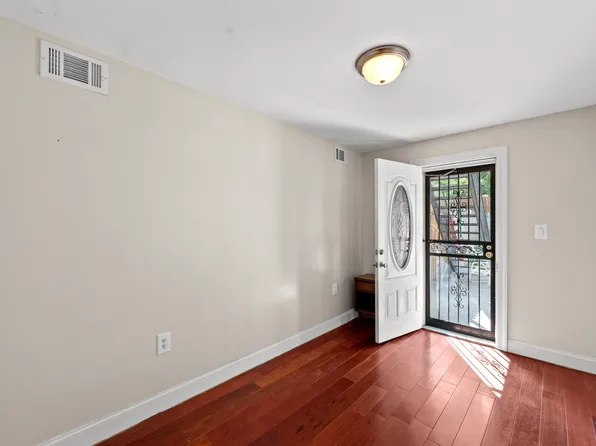 476a Jefferson Avenue image 5 of 9