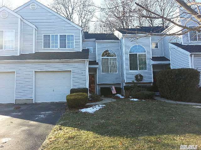 1st image of 11 Elaine Pl