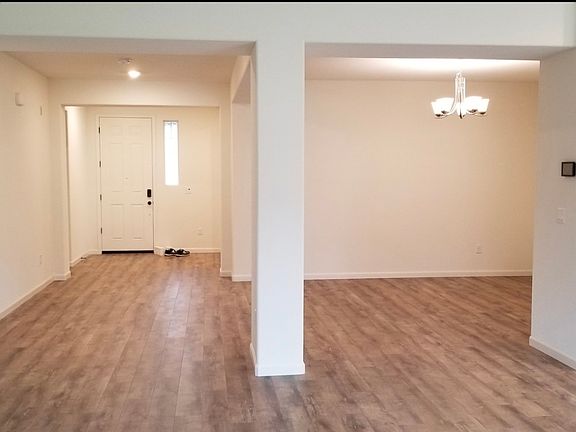 2nd image of 1221 Vista Way
