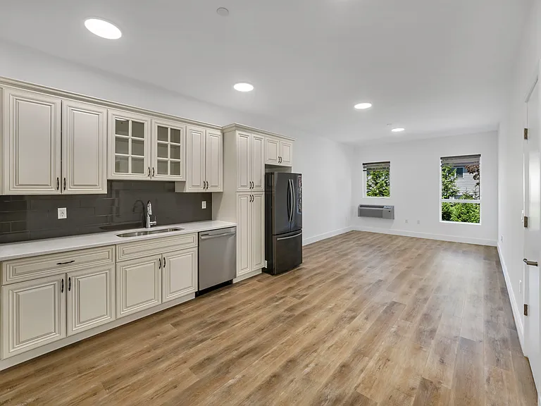 1170 River Rd #1070 — Photo 7