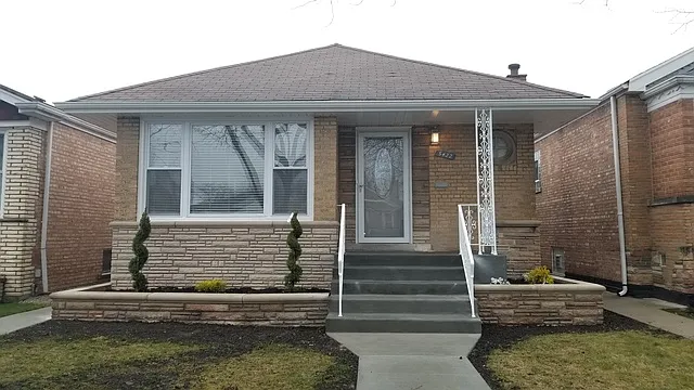5422 S Normandy Ave photo 1