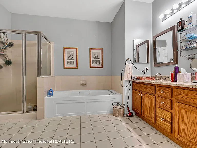 536 Saint Andrews Pl — Photo 16