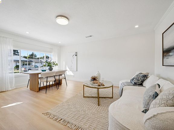 4th image of 5104 Tehama Ave