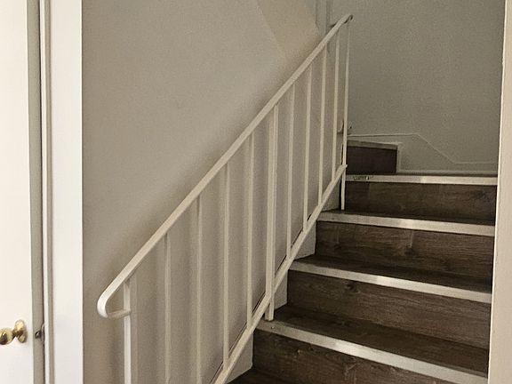 5th image of 12642 Moorpark St #5