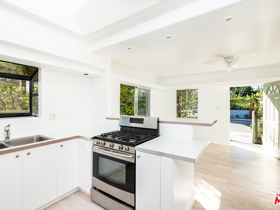 1st image of 615 Olive Ave #1