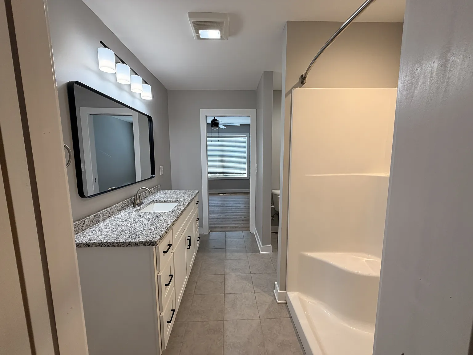 1633 N Highway 1247 - B — Photo 3