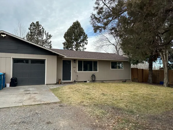 1051 SW 18th St, Redmond, OR 97756