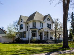 524 N 4th St, Warren, MN 56762