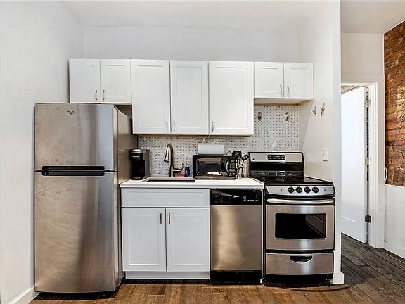 2nd image of 241 E 73rd St APT 2C