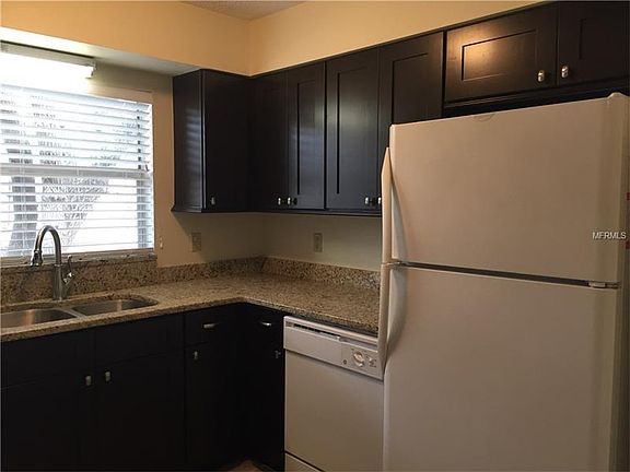 4th image of 2909 Carolina Ave