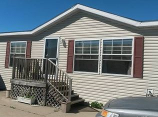 23140 Egnew Dr, Clinton Township, MI 48036