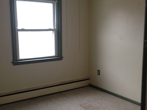 4th image of 15102 Milford St