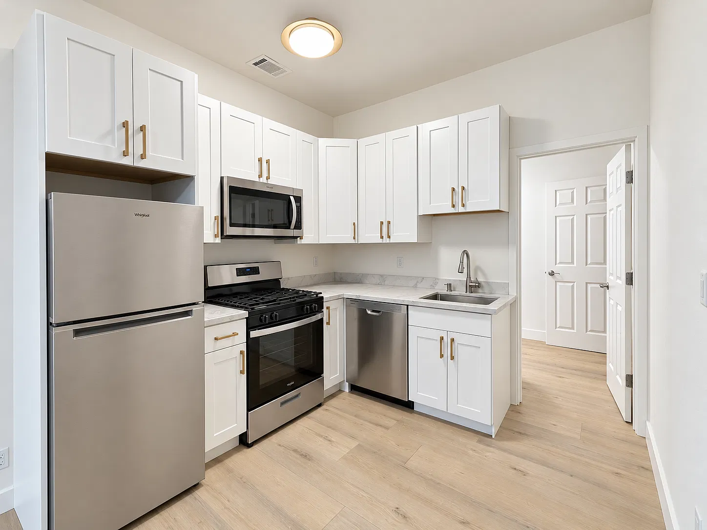 2 bed, 650 sqft, $4,495 — Photo 2