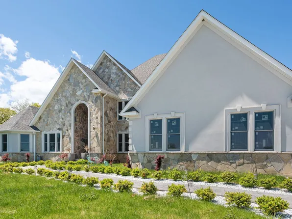 38148 N Helena Ln, Wadsworth, IL 60083