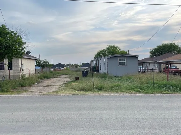 95 Ranchitos Rd, Eagle Pass, TX 78852