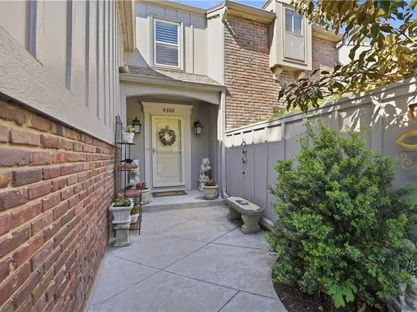 4306 W 111th Ter, Leawood, KS 66211