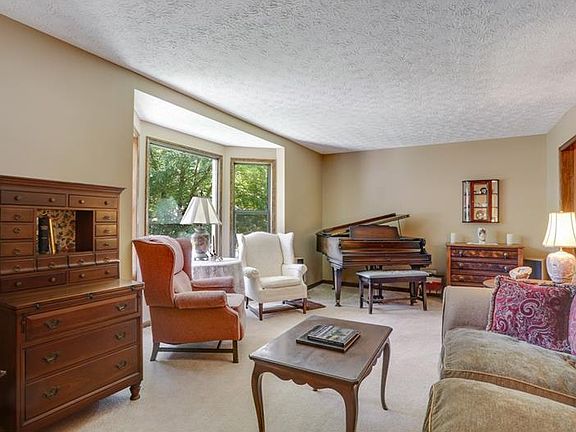 4th image of 4805 Highpoint Dr NE