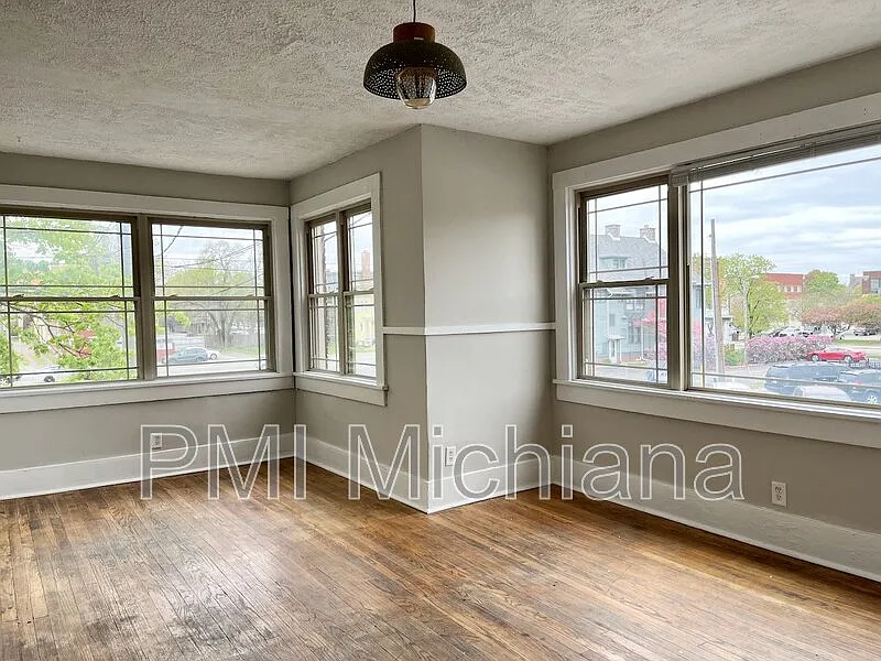 1 bed, 1.0 bath, $875 — Photo 3
