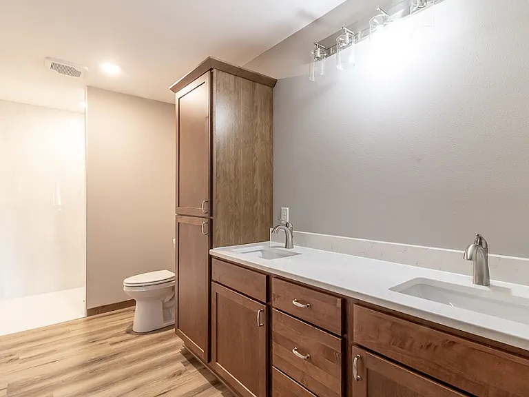 649 Luiken St — Photo 12
