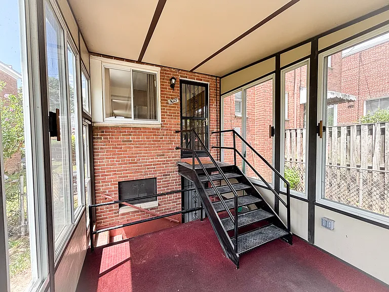 5027 Sargent Rd NE — Photo 18