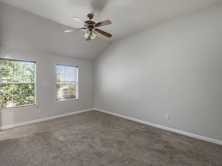 9309 Stonewood Dr — Photo 44