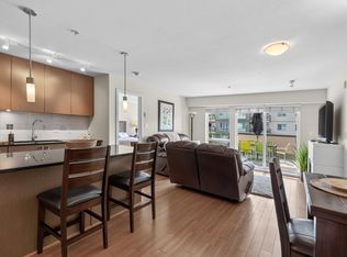 15745 Croydon Dr #221, Surrey, BC V3Z 2L5