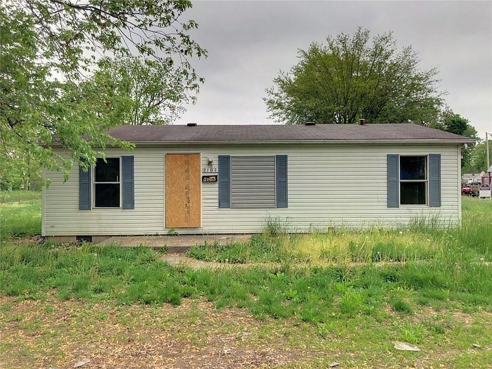 2nd image of 2104 W 19th St