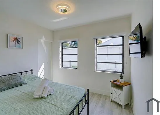 1935 NW 42nd St — Photo 13