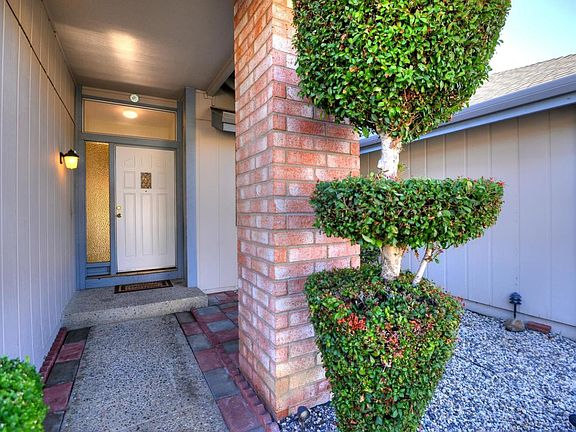 3rd image of 2851 Agua Vista Dr