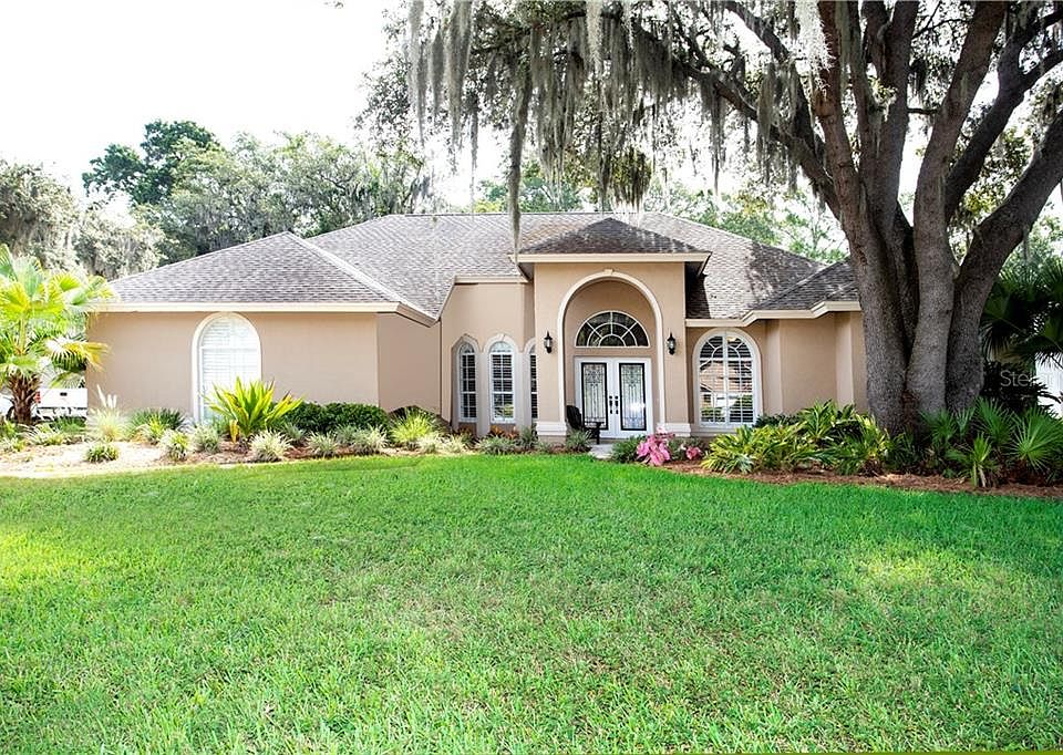 1st image of 2702 Forest Club Dr