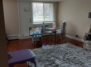 225 S Rohlwing Rd, Palatine, IL 60074