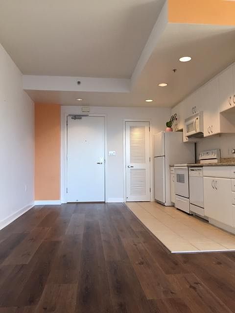 Entrance into the dinning area and kitchen