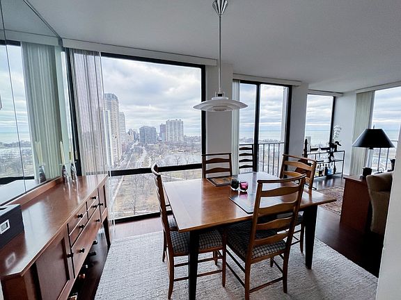 5th image of 345 W Fullerton Pkwy APT 2402