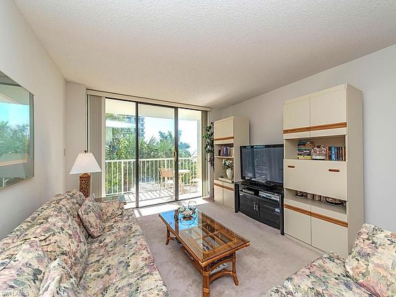 3rd image of 440 Seaview Ct APT 309