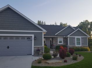 16427 Red Fox Trl, Linden, MI 48451
