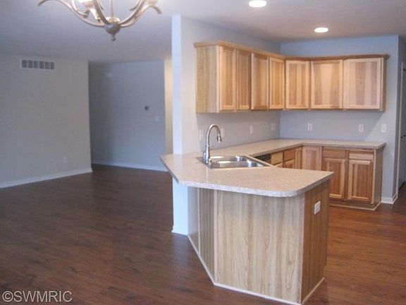 5th image of 1576 E B Creek Dr