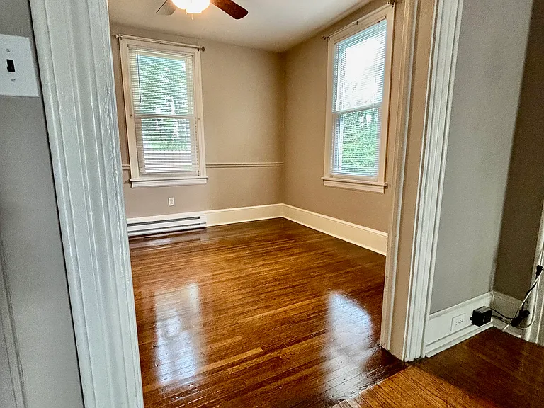 411 E Main St #B — Photo 9