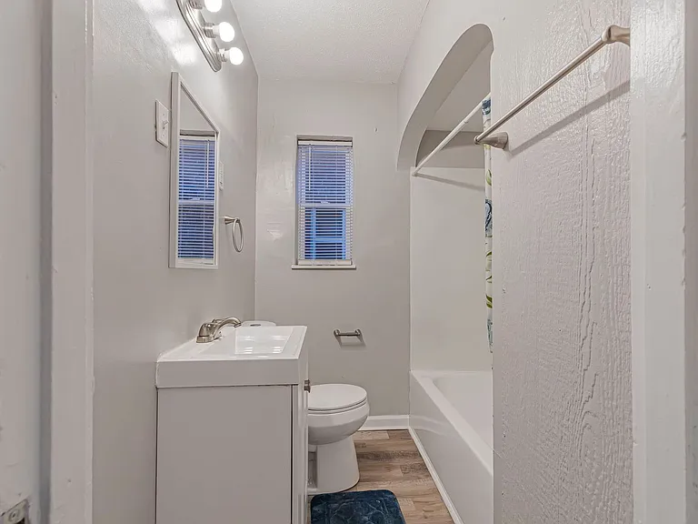 987 Lilley Ave — Photo 16