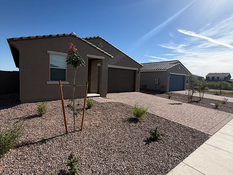 4144 W Erik Ln — Photo 2