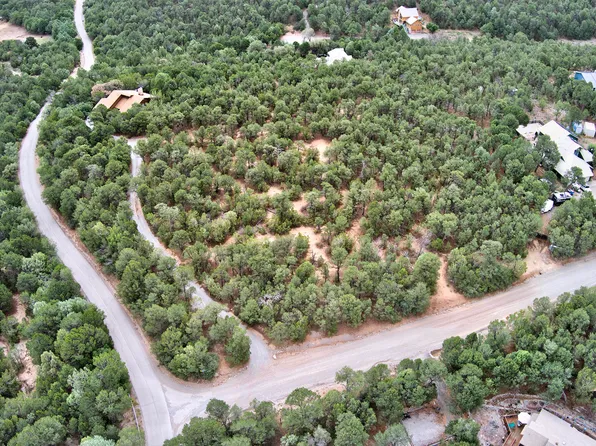 3 Equestrian Ct, Tijeras, NM 87059