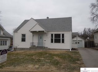 4124 R St, Omaha, NE 68107