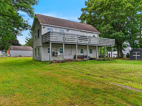 2nd image of 32 Maple Street