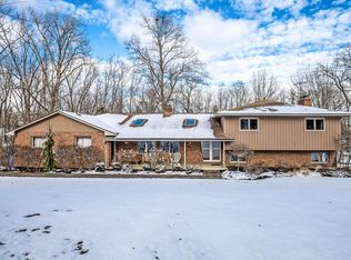 1950 Carriage Rd, Powell, OH 43065