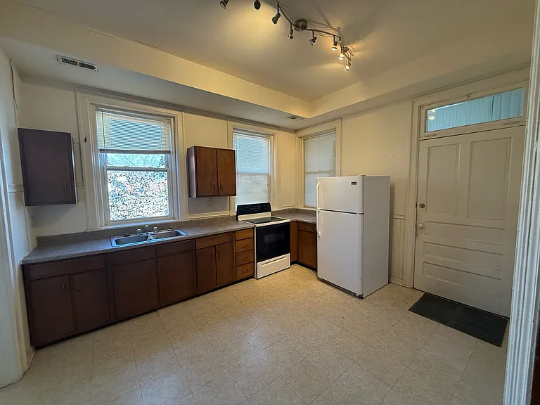 1560 Iowa St #5 — Photo 13