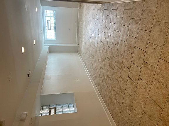 3rd image of 1041 S Oakley Blvd #G