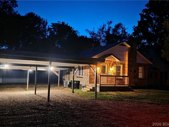 203 S Hunter St, Versailles, MO 65084